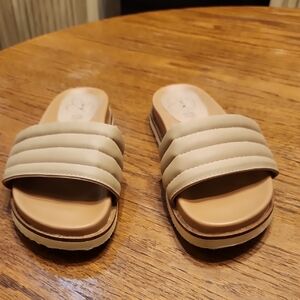 Oasis Society Suns Out Faux Vegan Leather Size 9